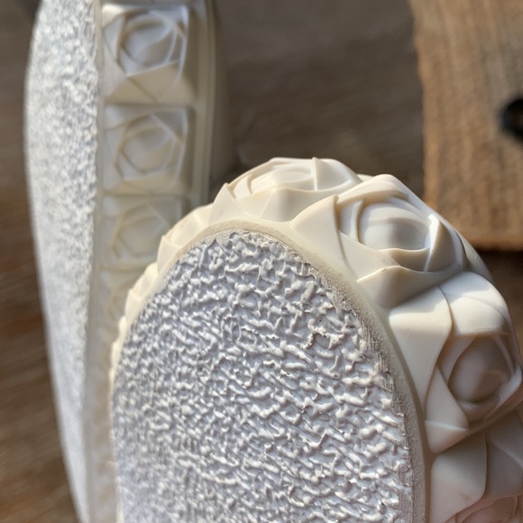 Stuart Weitzman Fringe Coverstory - Picture 11 of 14